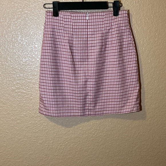 Brandy Melville Pink Checkered Shirt - Picture 3 of 3